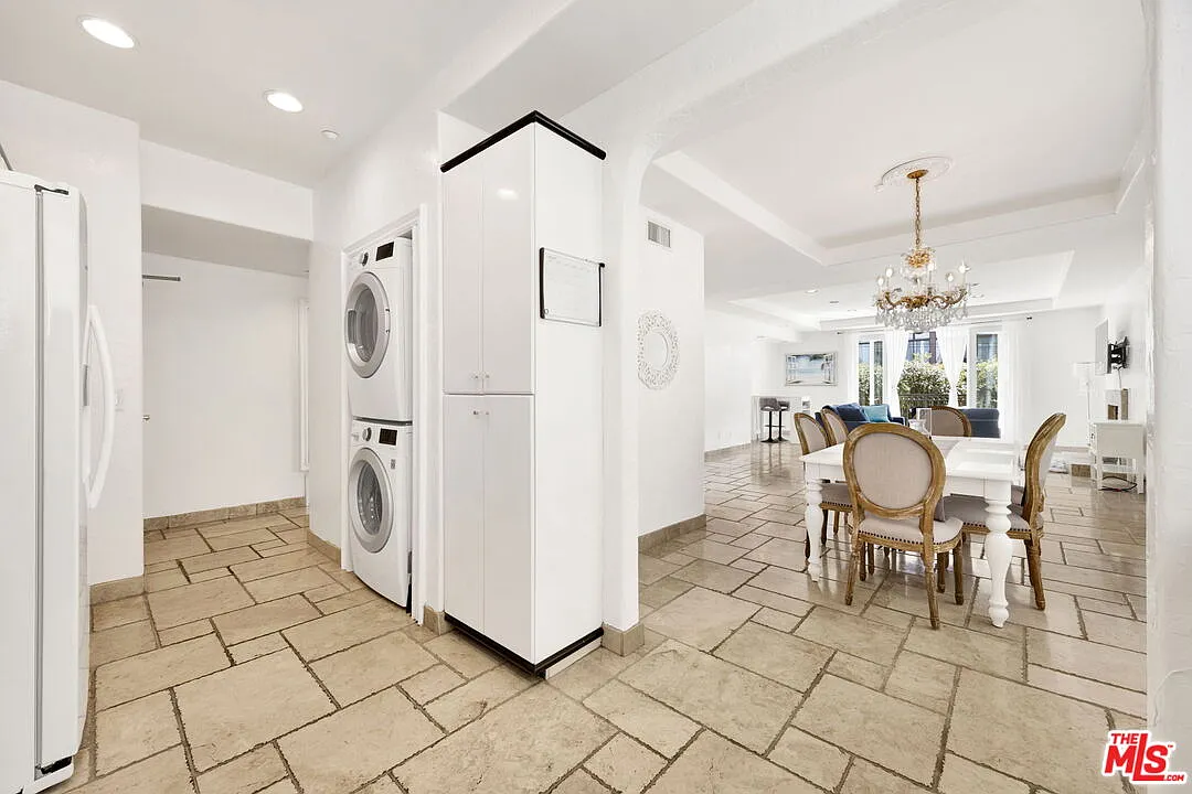 2 bed, 3.0 bath, 1535 sqft, $5,500 — Photo 2