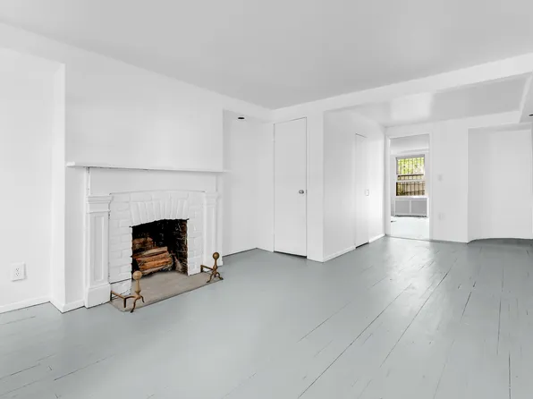 118 Perry Street image 1 of 9