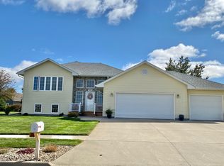 1348 12th St NE, Watertown, SD 57201