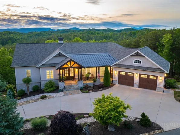 1506 High Valley Way, Lenoir, NC 28645