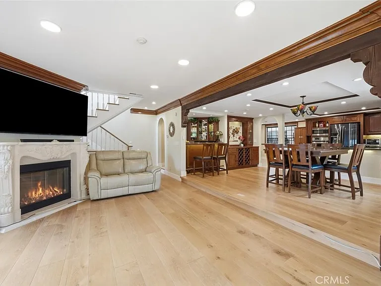 227 S Irena Ave — Photo 16