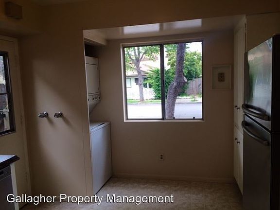 3rd image of 3718 Amalfi Way APT B