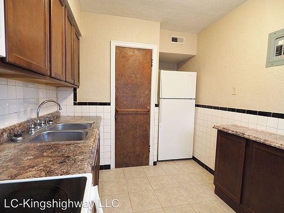 3rd image of 6014 S Kingshighway Blvd APT D2