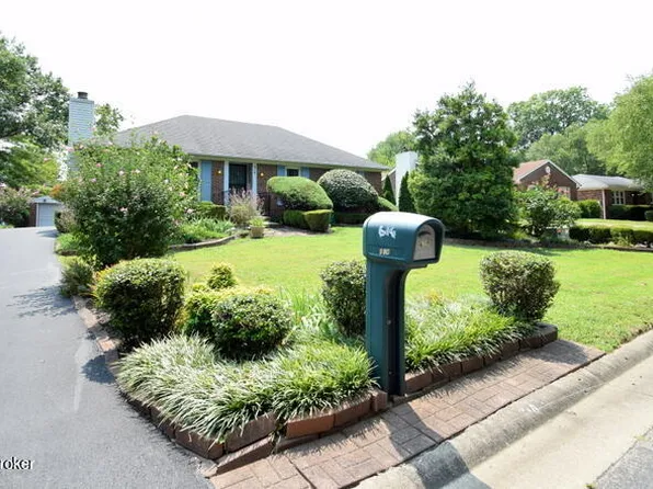 614 Stivers Rd, Woodlawn Park, KY 40207