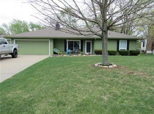 303 SW Pryor Rd, Lees Summit, MO 64081