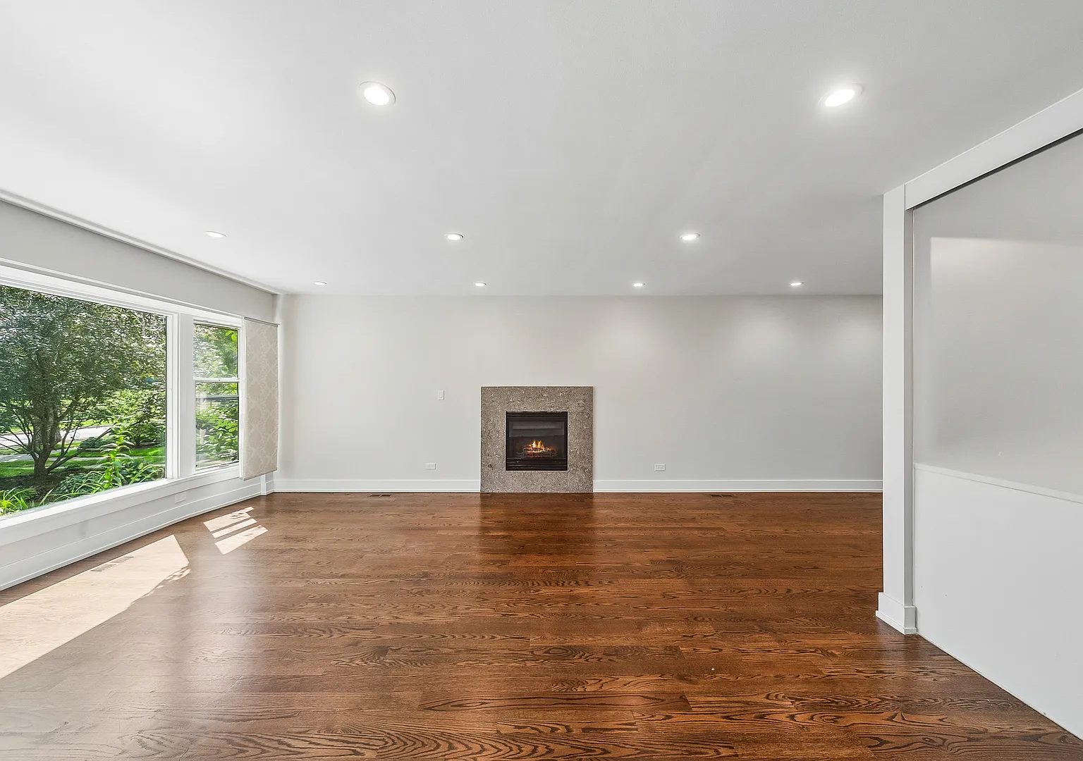 4 bed, 2368 sqft, $8,000 — Photo 2