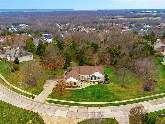 4th image of 265 Camelot Dr
