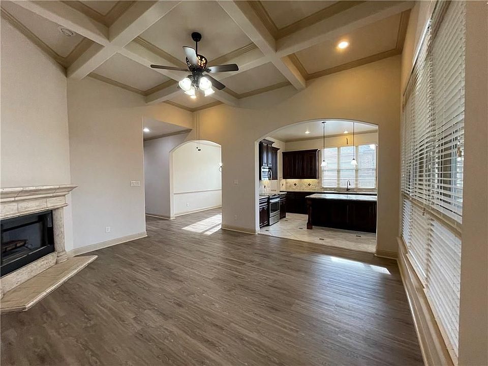 1st image of 213 Prospector Ln