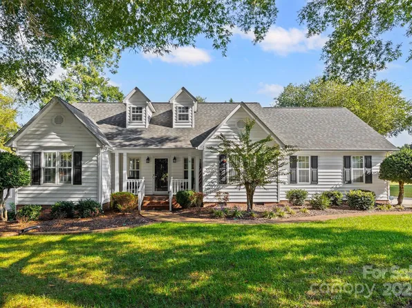 1482 White Hall Pl, Gastonia, NC 28056