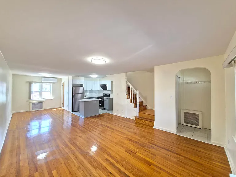 2152 Ford St — Photo 15