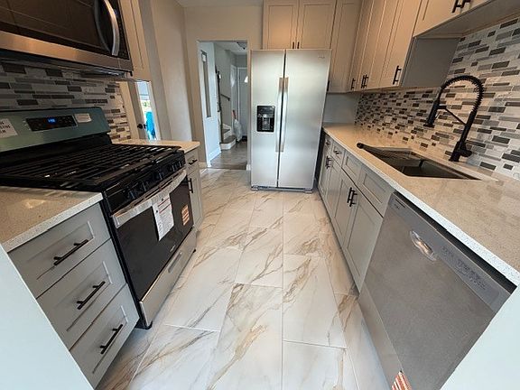 4th image of 14209 S Tracy Ave