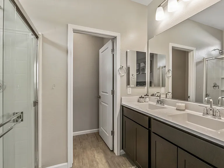 17352 W Paraiso Ln — Photo 8