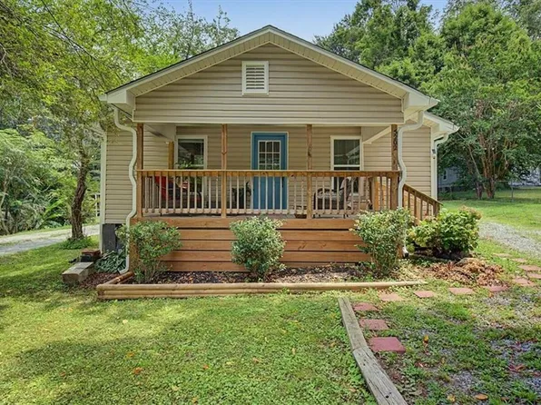5202 Groovers Landing Rd SE, Acworth, GA 30101