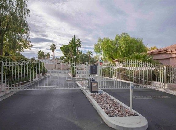 3rd image of 575 Cervantes Dr