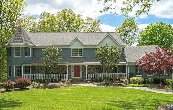 2nd image of 12 Swan Hollow Ct