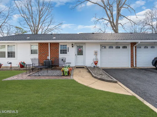 821B Balmoral Court, Lakewood, NJ 08701