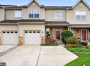 81 Glacier Dr, Berlin, NJ 08009