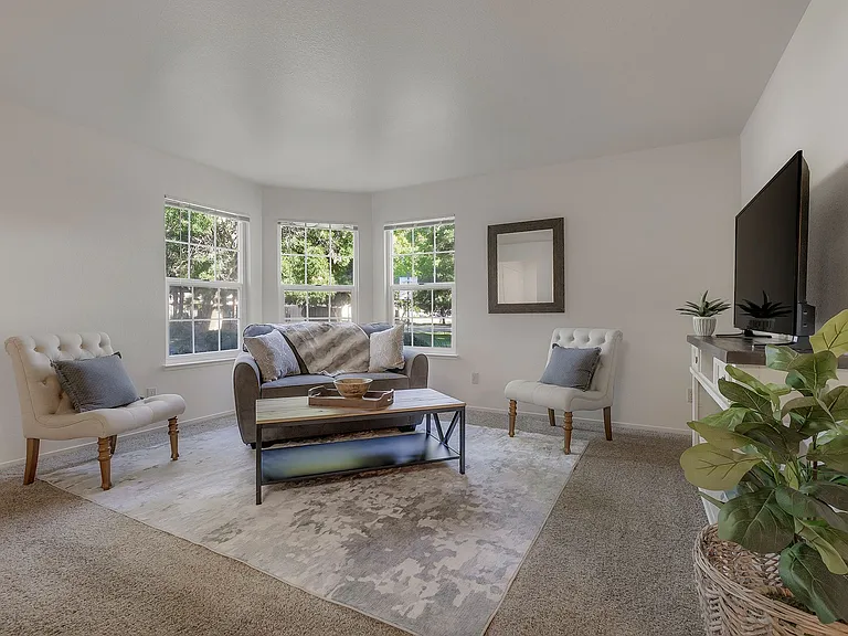 Oak Meadow Apartments — Photo 6