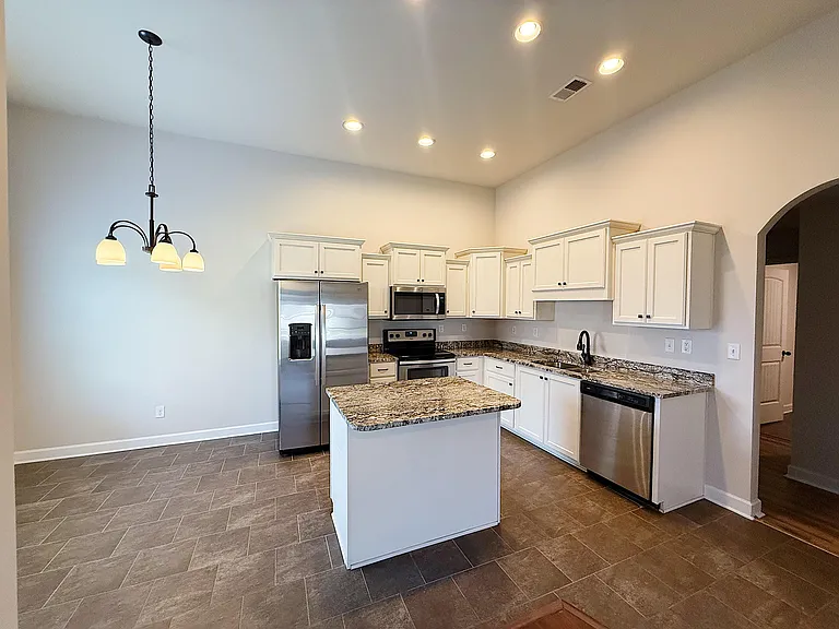 Kitchen and breakfast area