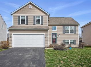 2328 Boston Mills Dr, Grove City, OH 43123