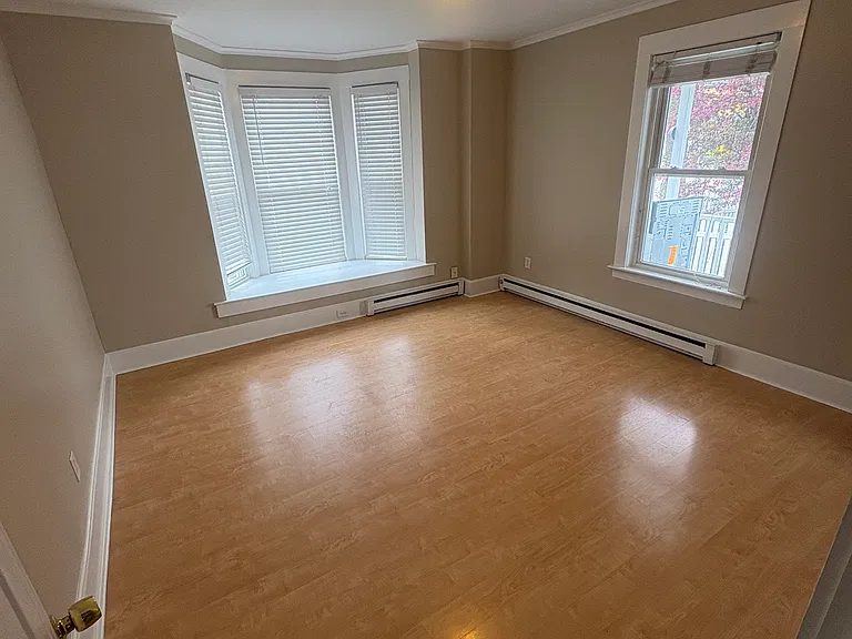 115 Front St — Photo 6