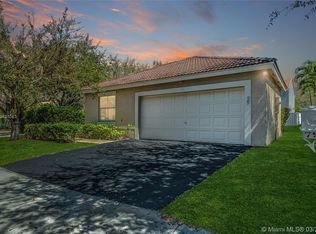 794 Chimney Rock Rd, Weston, FL 33327