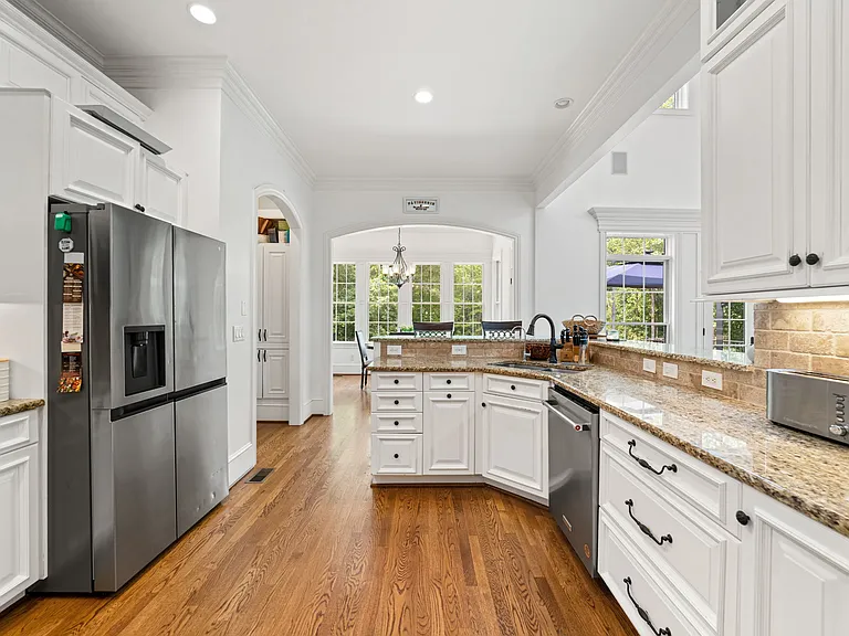7517 Henson Forest Dr — Photo 9