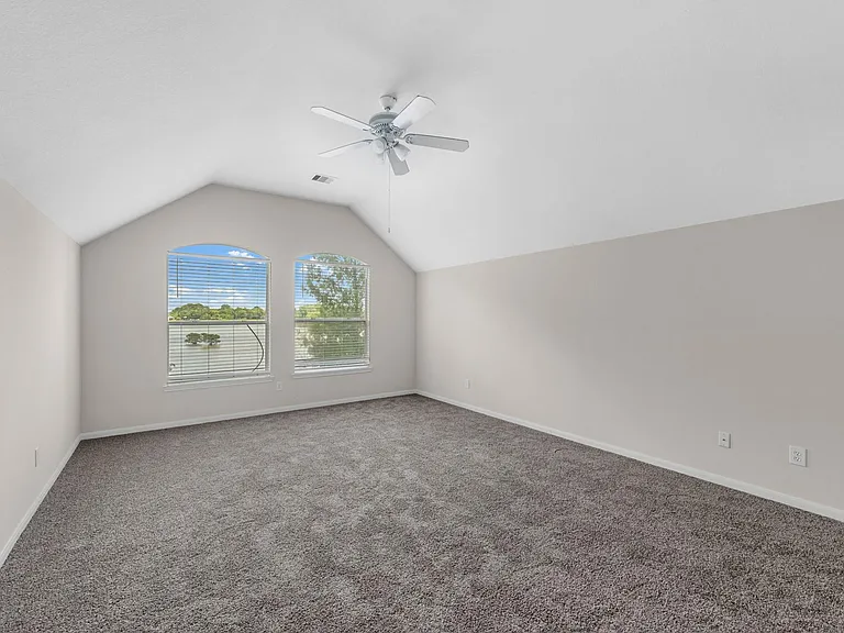 2519 Fair Oak St — Photo 22