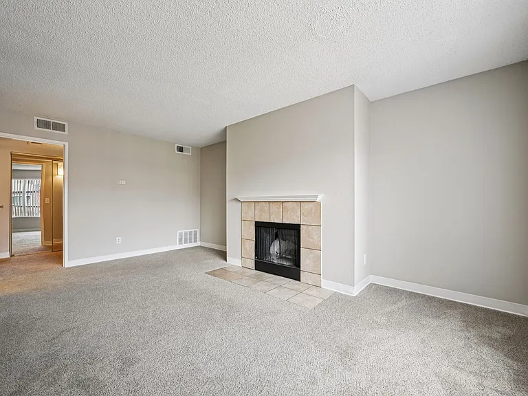 Toscana Apartments — Photo 13