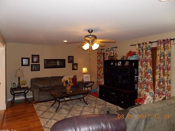 2nd image of 102 W Mockingbird Ln