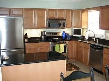 3rd image of 437 S Dwyer Ave