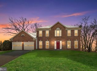 12011 Meadowville Ct, Herndon, VA 20170