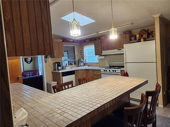5th image of 454 Houck Rd