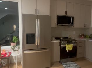 9027B 13th Ave NW, Seattle, WA 98117