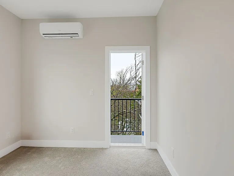 710 Catherine St — Photo 45