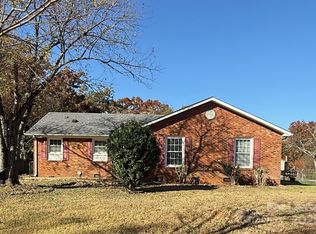 6126 Cherrycrest Ln, Charlotte, NC 28217