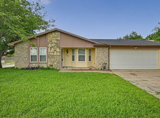 914 Highcrest Dr, Arlington, TX 76017
