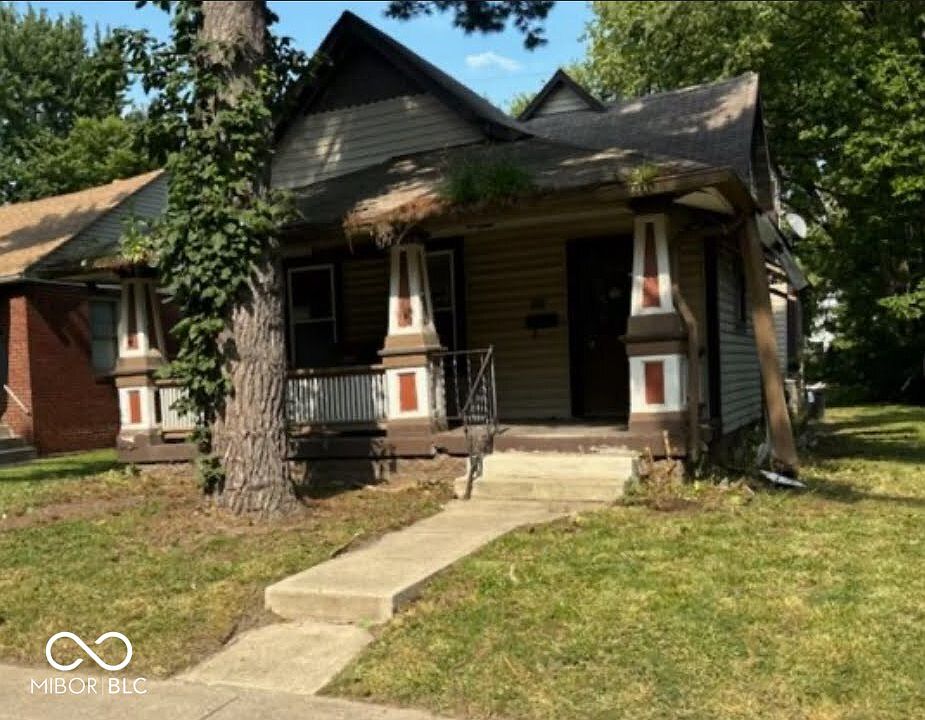 1st image of 327 N Bradley Ave