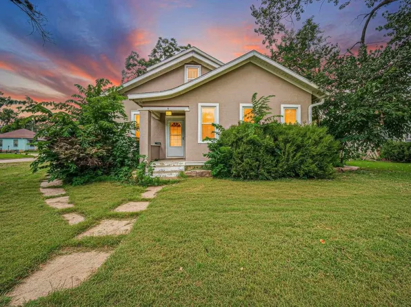 324 S Adams St, Junction City, KS 66441