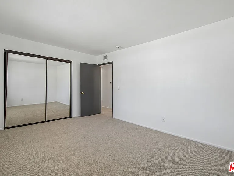 11924 Mayfield Ave #5 — Photo 10