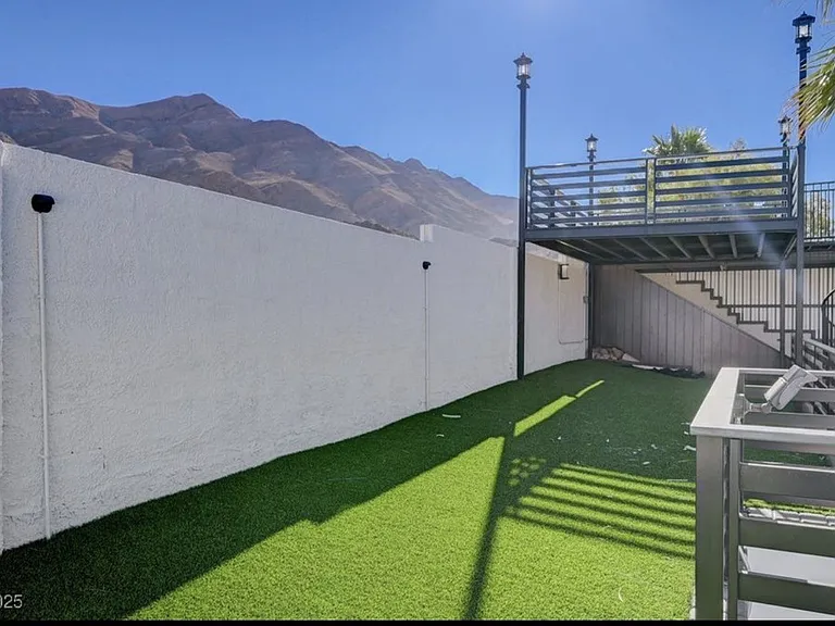 2268 Welsey Manor Dr — Photo 22