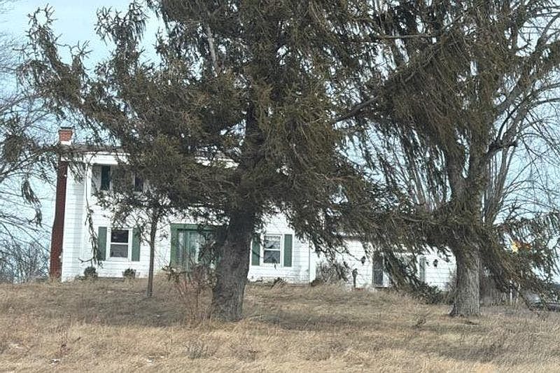 1st image of 11164 Chenowith Rd