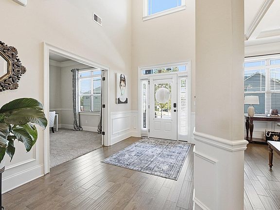 5th image of 200 Greengate Way