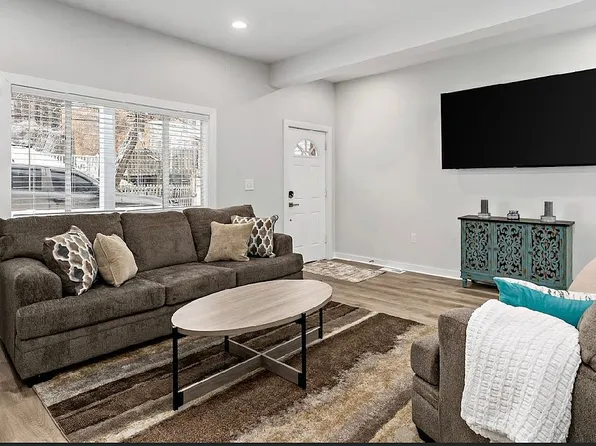 66 Greenbush St, Pittsburgh, PA 15211