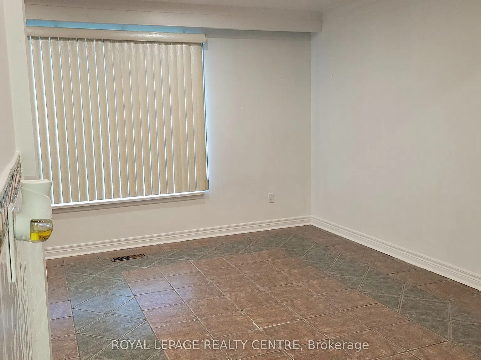 4 bed, $2,950 — Photo 4