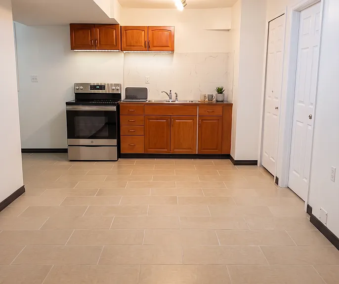 1628 Nanaimo St #7 — Photo 2