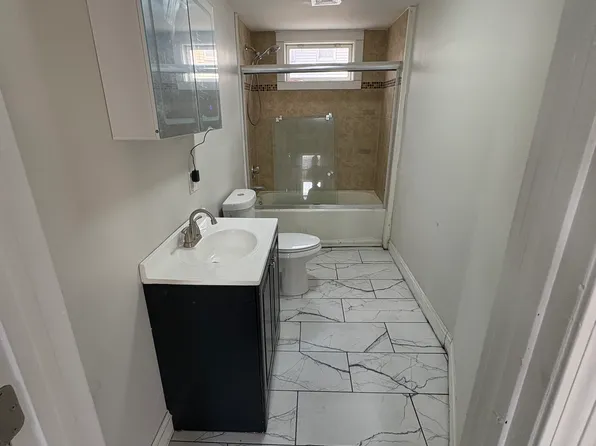 206 Winthrop St #2, Brockton, MA 02301