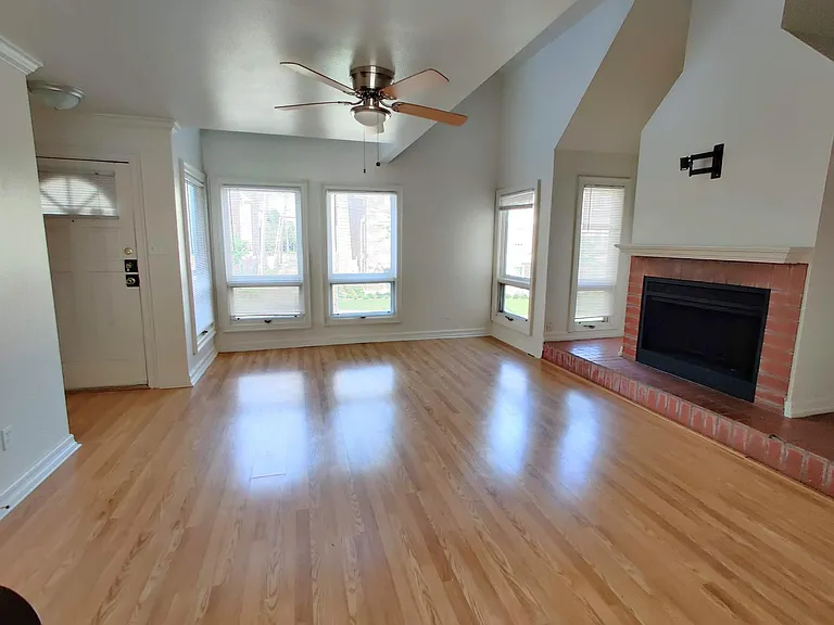 3201 Rosedale Ave — Photo 2