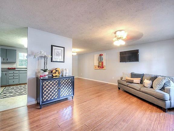 4th image of 4606 Candlelight Ct