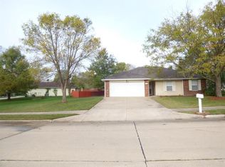 1705 E Phoenix Rd, Columbia, MO 65202